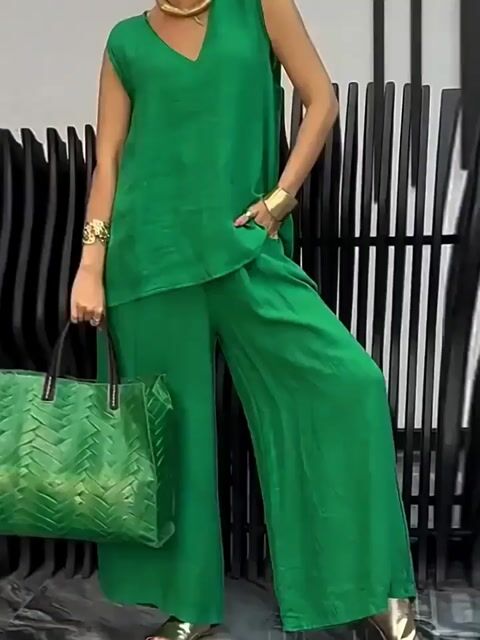 Women's casual commuter V-neck sleeveless shirt and trousers suit